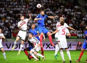 开云体育下载-精彩预选赛场面，欧洲杯燃情开幕