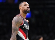 开云体育入口-开拓者主场取得连胜，利拉德主攻破敌