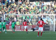 新加坡球队艰难晋级，全取三分