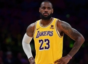 开云体育亚洲官网-湖人逆转快船，詹皇轰37分