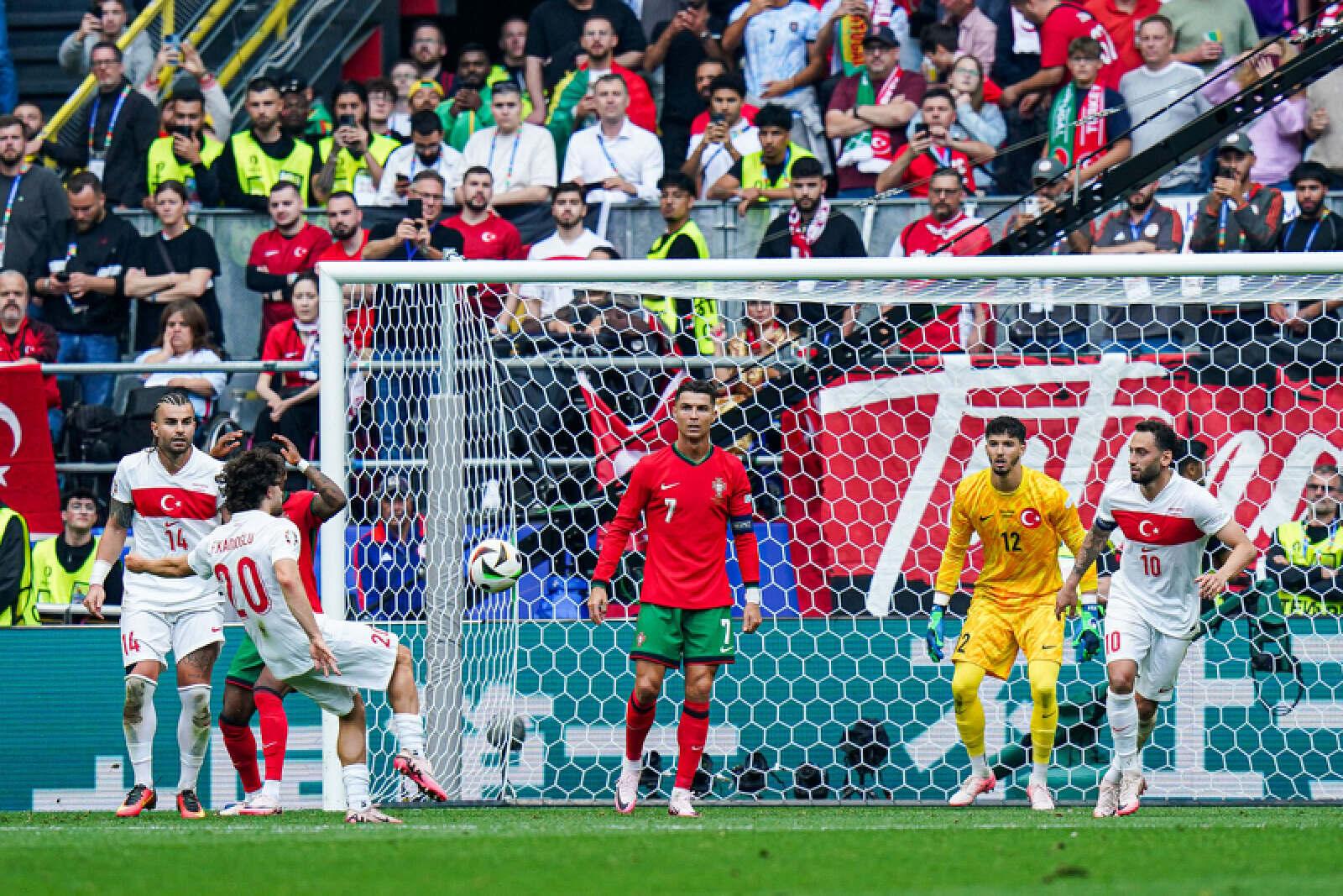 葡萄牙队意外失利,引发讨论 葡萄牙队意外失利,引发讨论