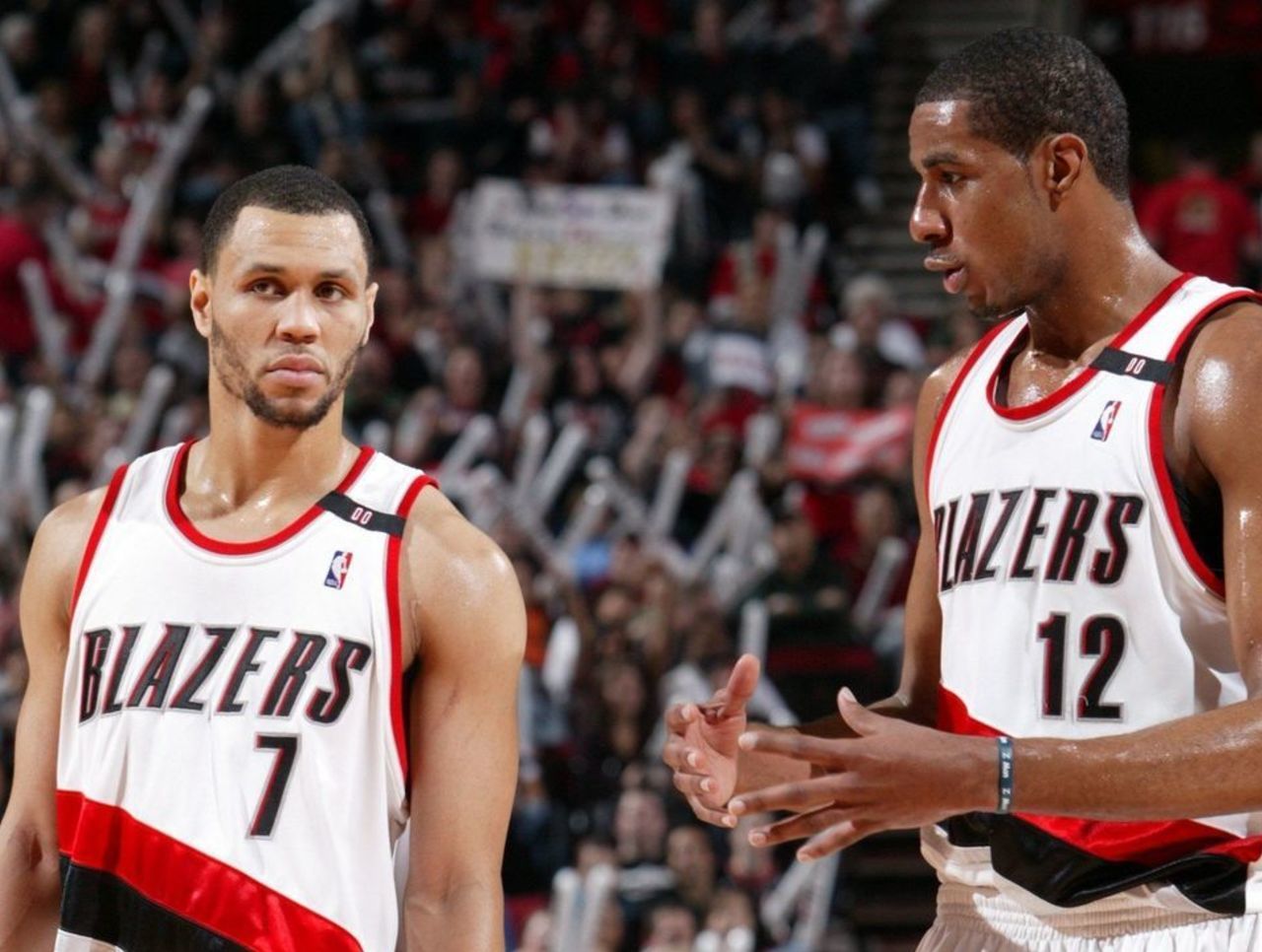 开拓者球队连胜六场,表现强劲 开拓者球队连胜六场,表现强劲