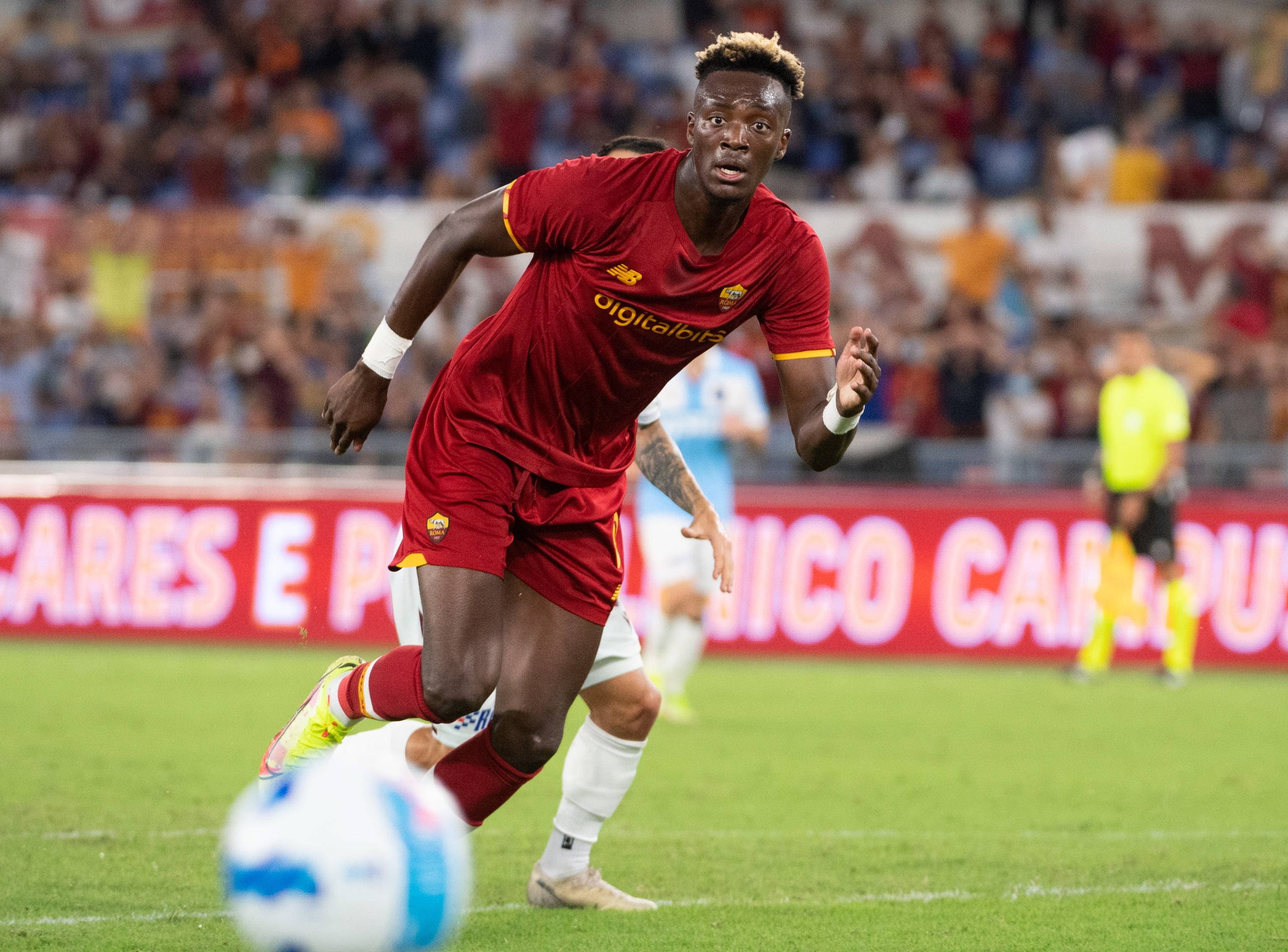 欧锦赛小组赛即将展开,球星齐聚战场 欧锦赛小组赛即将展开,球星齐聚战场