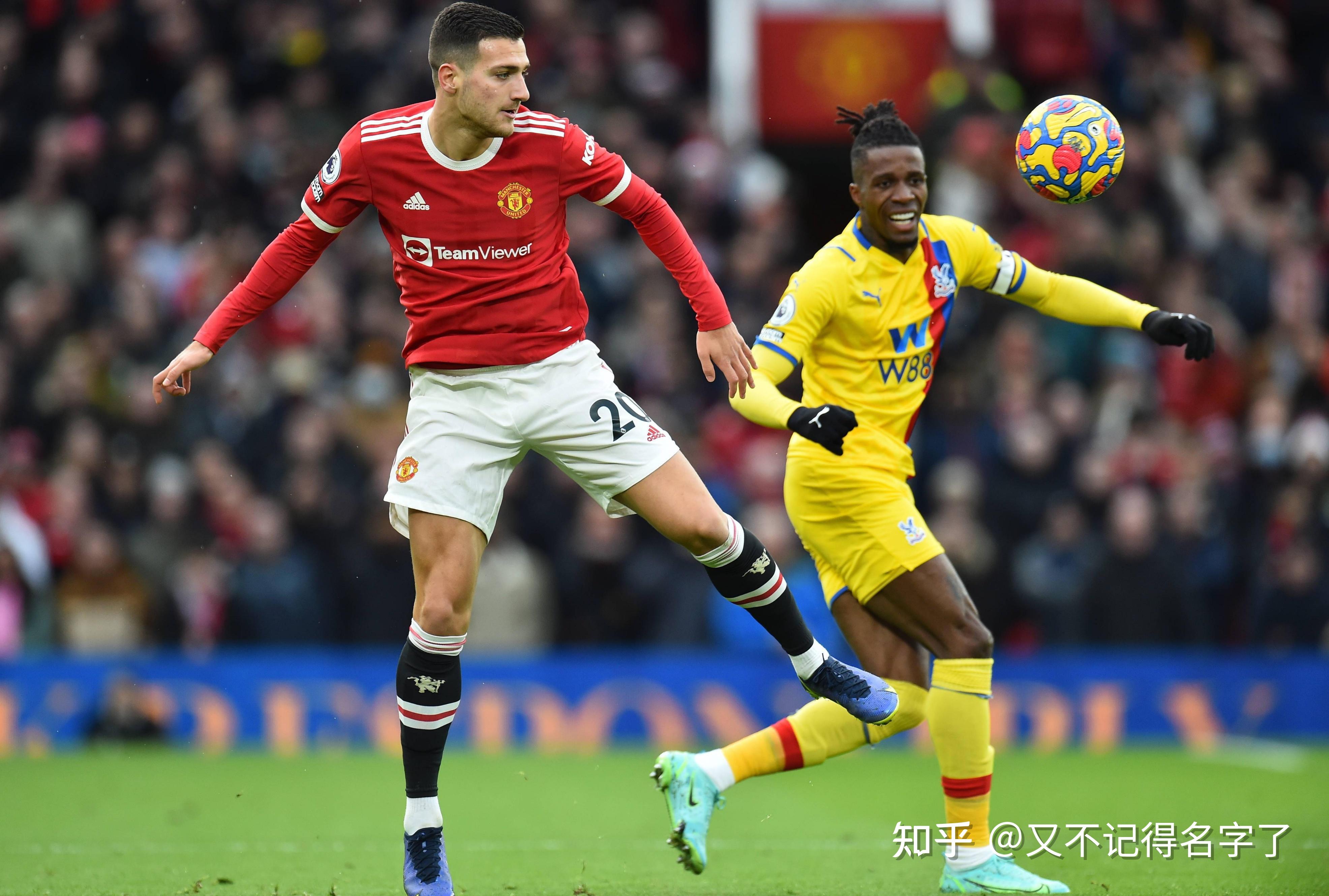 曼联后卫发威,助球队大胜对手 曼联后卫发威,助球队大胜对手