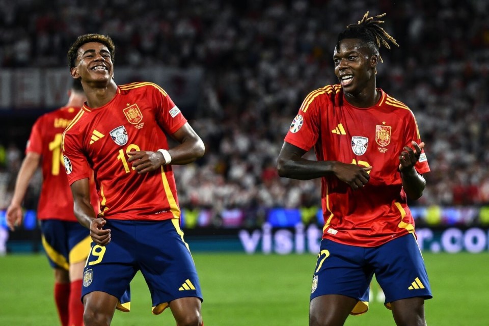 包含西班牙队成功晋级决赛,俄罗斯与英格兰争夺第三名的词条 包含西班牙队成功晋级决赛,俄罗斯与英格兰争夺第三名的词条