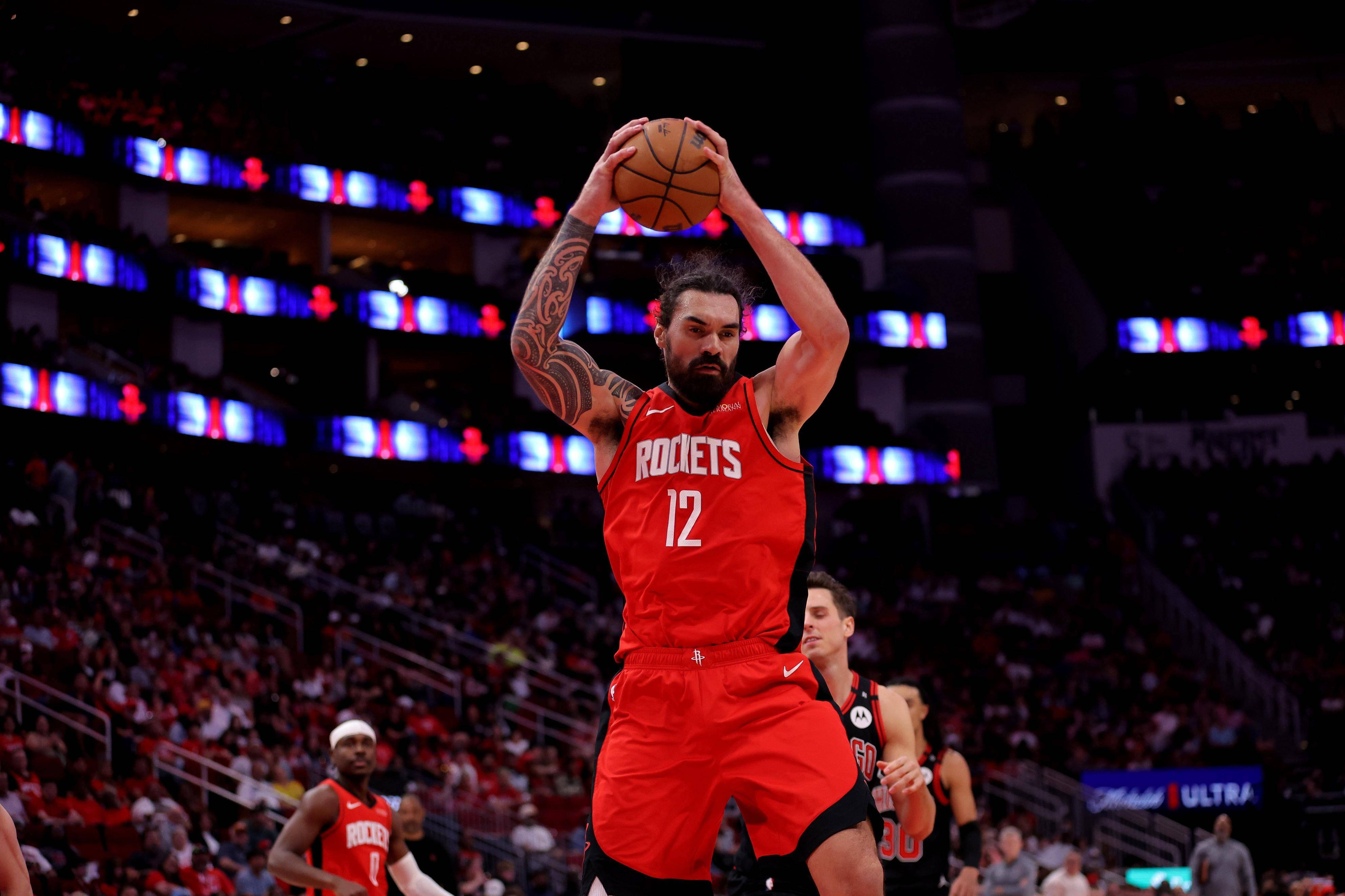 火箭队遭遇失利,球员面临调整压力 火箭队遭遇失利,球员面临调整压力