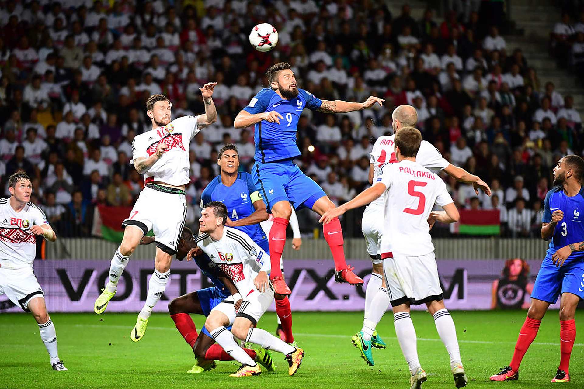 精彩预选赛场面，欧洲杯燃情开幕