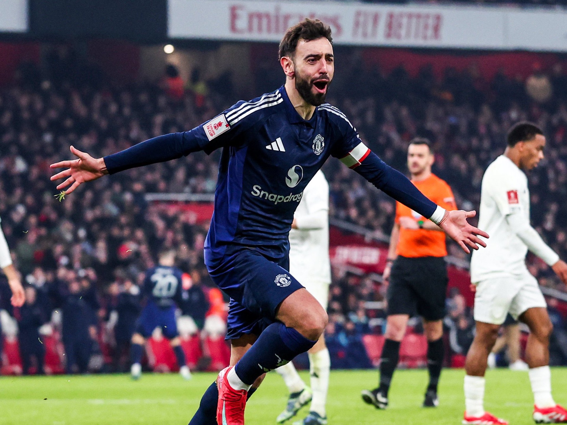 关于阿森纳老将回归首发,帮助球队取得重要胜利的信息 关于阿森纳老将回归首发,帮助球队取得重要胜利的信息