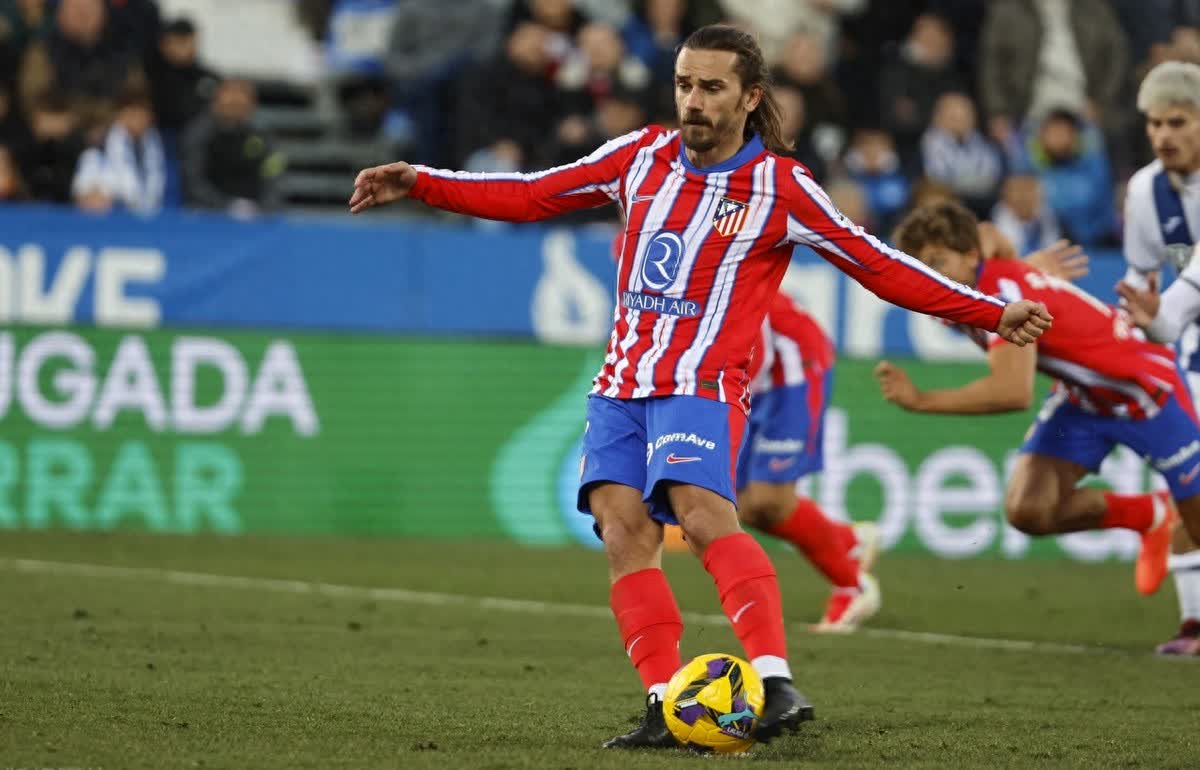 包含亚特兰大客场逼平AC米兰,斩获宝贵一分的词条 包含亚特兰大客场逼平AC米兰,斩获宝贵一分的词条