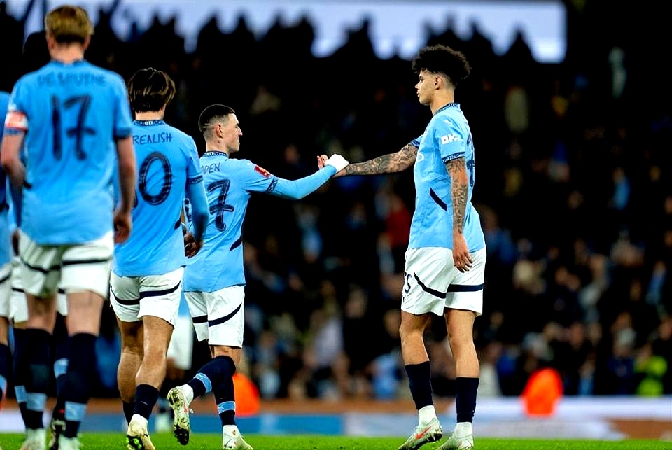 曼城轻松击败门兴,晋级八强成为热门 曼城轻松击败门兴,晋级八强成为热门