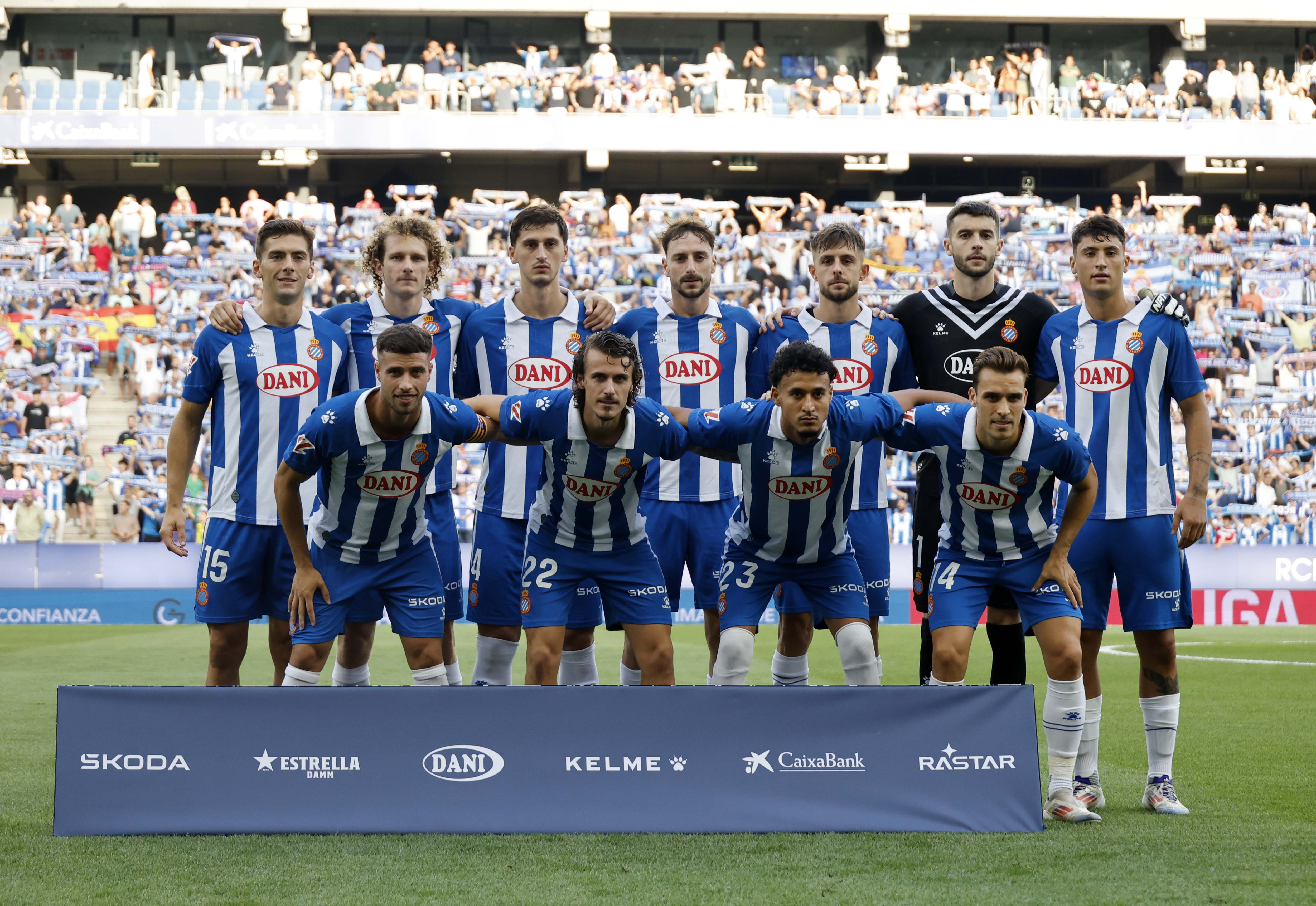 包含西班牙国家队积极备战友谊赛,展现团队精神的词条 包含西班牙国家队积极备战友谊赛,展现团队精神的词条