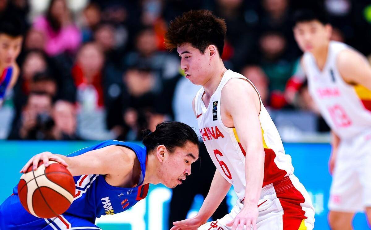 强弱对话:国内足球职业联赛焦点对决战 强弱对话:国内足球职业联赛焦点对决战