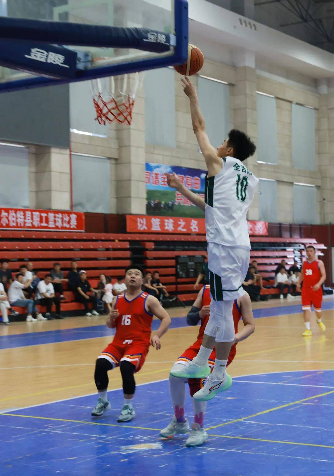 体育赛事留个下精彩瞬间激发观众热情的简单介绍 体育赛事留个下精彩瞬间激发观众热情的简单介绍