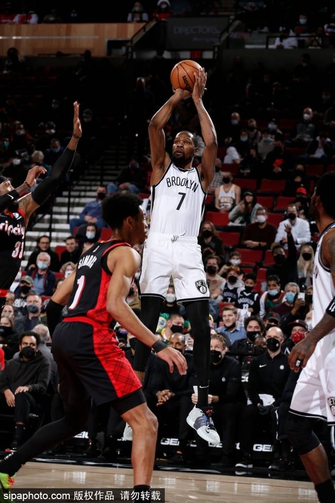 篮网主场取胜开拓者,杜兰特表现出色 篮网主场取胜开拓者,杜兰特表现出色