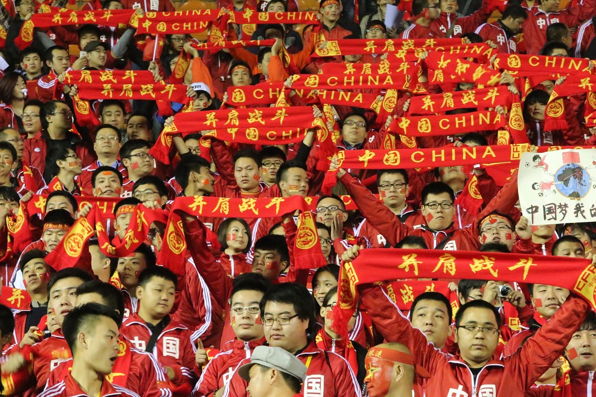 球队举行庆功宴,庆祝上一场胜利的喜悦的简单介绍 球队举行庆功宴,庆祝上一场胜利的喜悦的简单介绍