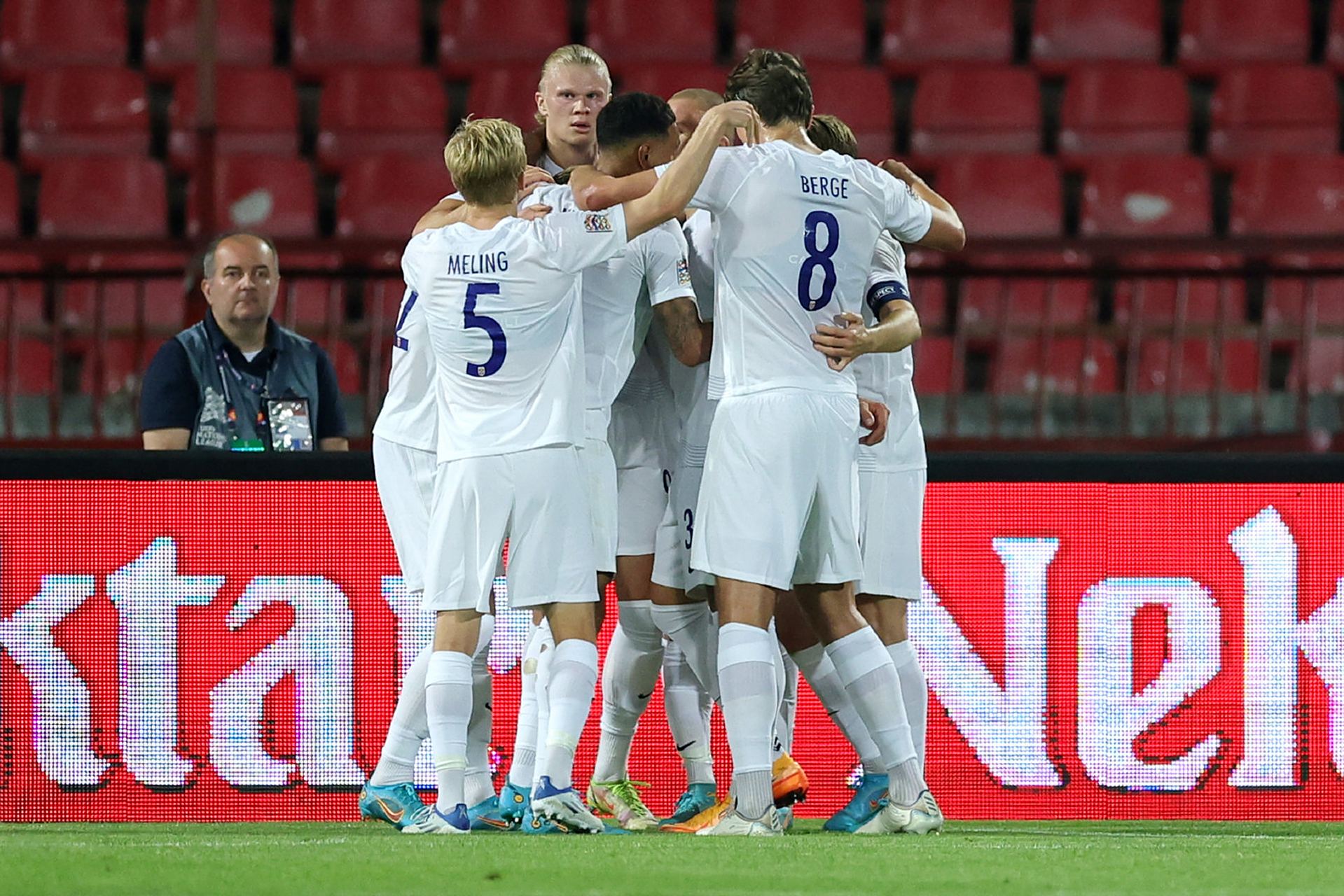 塞尔维亚队在对阵挪威队的比赛中大获全胜的简单介绍 塞尔维亚队在对阵挪威队的比赛中大获全胜的简单介绍