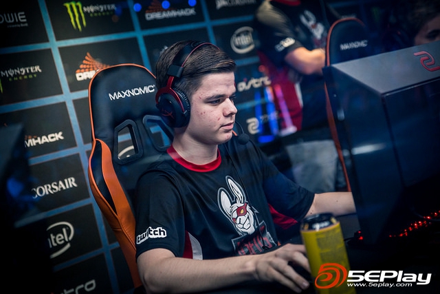 包含华伦西亚俱乐部在客场比赛中取得关键胜利的词条 包含华伦西亚俱乐部在客场比赛中取得关键胜利的词条