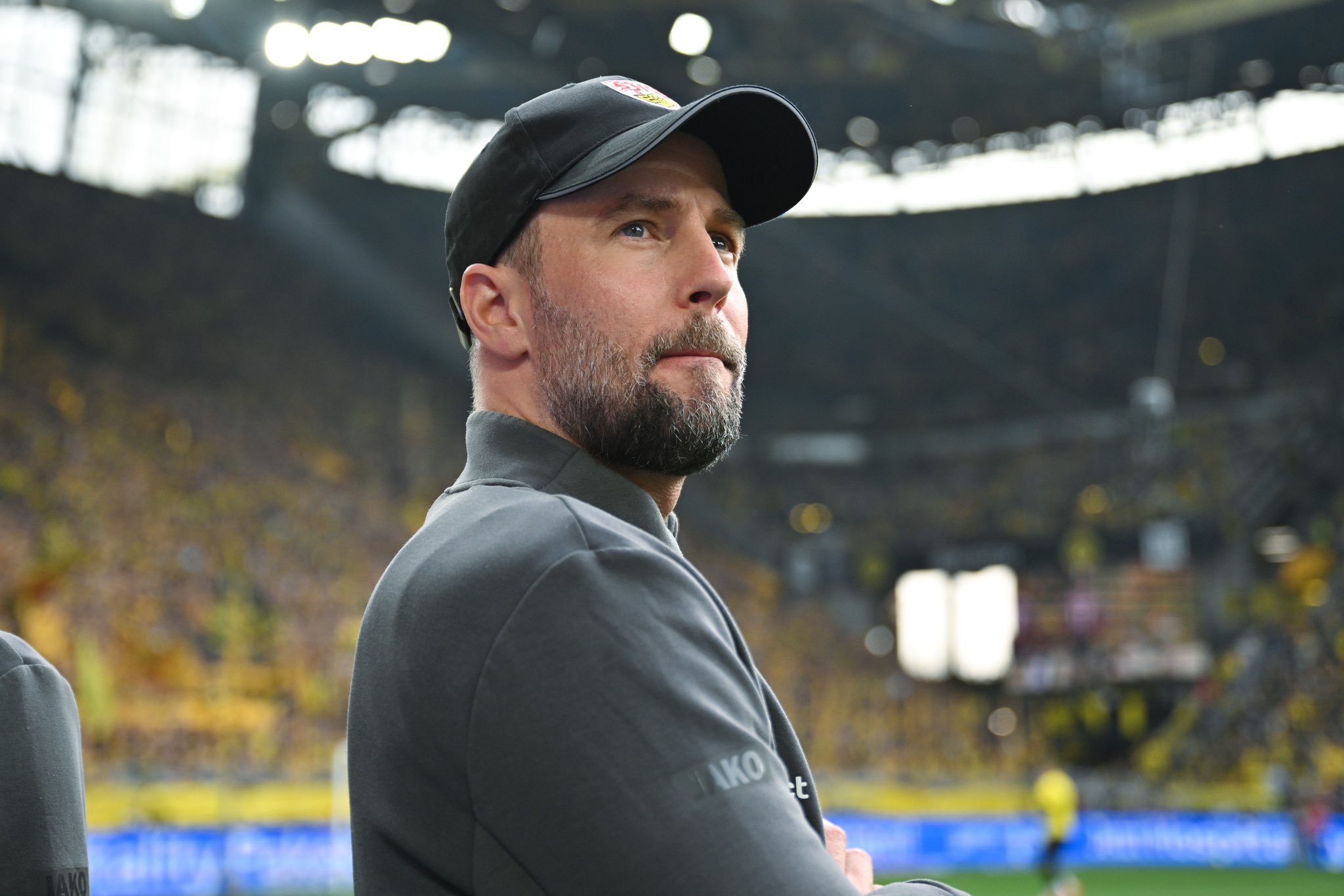 斯图加特队再度遭遇失利,需加强训练 斯图加特队再度遭遇失利,需加强训练