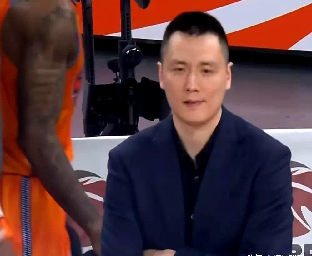 上海队主力受伤痛苦,客场不敌对手 上海队主力受伤痛苦,客场不敌对手