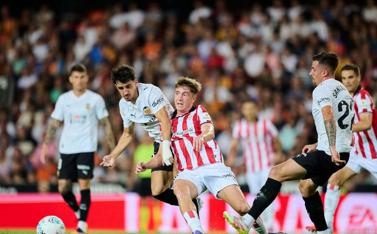 瓦伦西亚不敌对手，遭遇连败