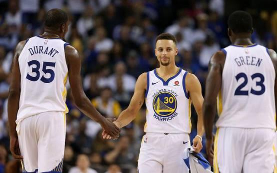 尼斯队士气大增,逐渐走向巅峰 尼斯队士气大增,逐渐走向巅峰