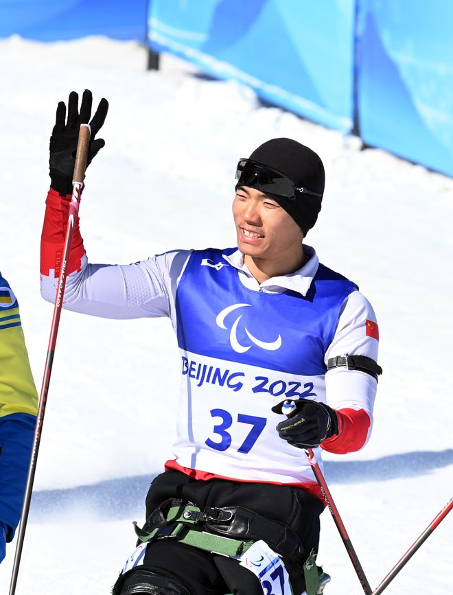 智利运动员斩获银牌,表现抢眼 智利运动员斩获银牌,表现抢眼