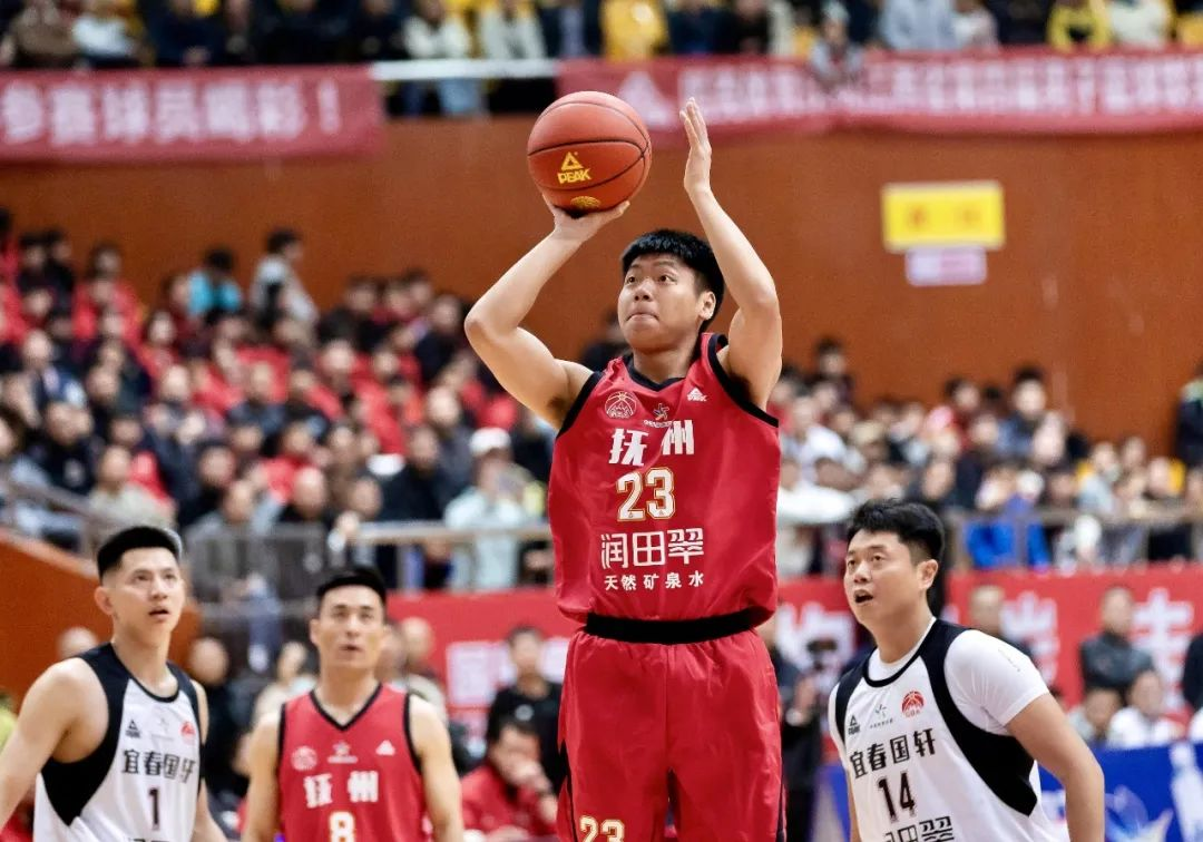 江西男篮表现出色,轻松取得晋级资格 江西男篮表现出色,轻松取得晋级资格