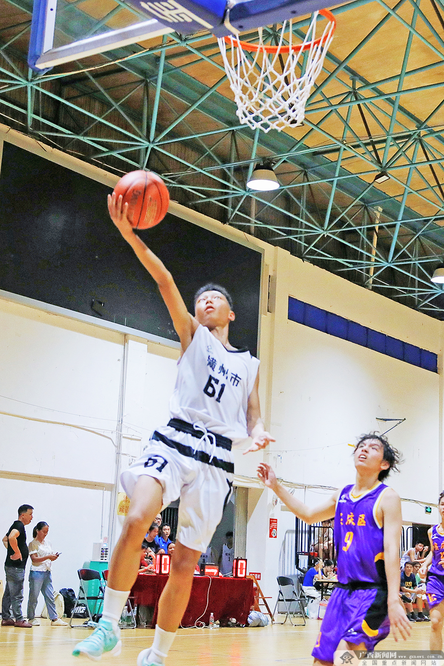 一场篮球比赛揭开了新的篮球风采 一场篮球比赛揭开了新的篮球风采