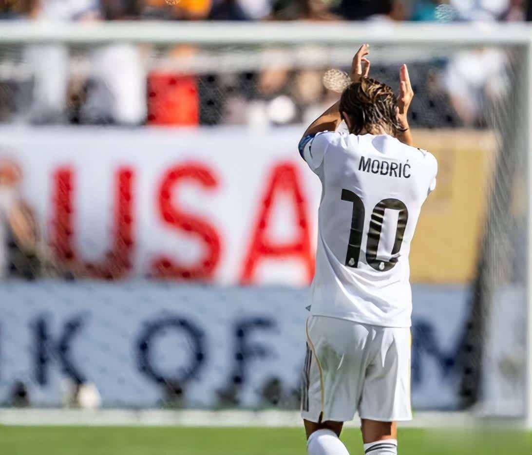 关于皇家马德里豪取胜利,锁定晋级的信息 关于皇家马德里豪取胜利,锁定晋级的信息