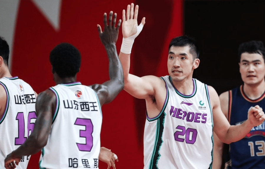 队名逆转对手,继续保持胜利势头 队名逆转对手,继续保持胜利势头